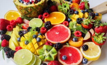 sliced fruits on tray